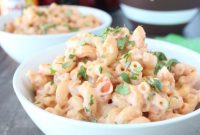Creamy Slow Cooker Buffalo Mac and Cheese
