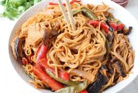 Chicken Lo Mein Recipe: Quick Weeknight Stir Fry