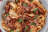 Instant Pot Beef Ragu with Tomato and Red Wine