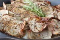 Crispy Cast Iron Skillet Potatoes with Garlic and Herbs