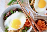 Korean BBQ Cauliflower Rice Bowl with Gochujang Glaze