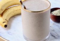 Almond Milk Smoothie Recipe with Banana and Protein