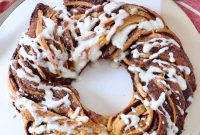 Apple Cinnamon Roll Wreath Recipe