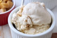 Homemade Apple Pie Ice Cream Recipe with Cinnamon