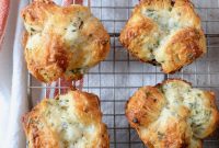 Cheesy Pull-Apart Dinner Rolls