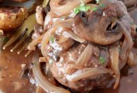 How to Make Chopped Steak with Mushroom Gravy