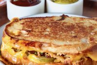 How to Make a Classic Meatloaf Sandwich