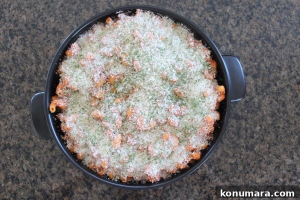 Roasted Red Pepper Baked Mac and Cheese