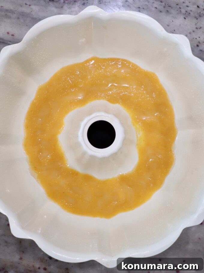 pumpkin puree in bundt pan