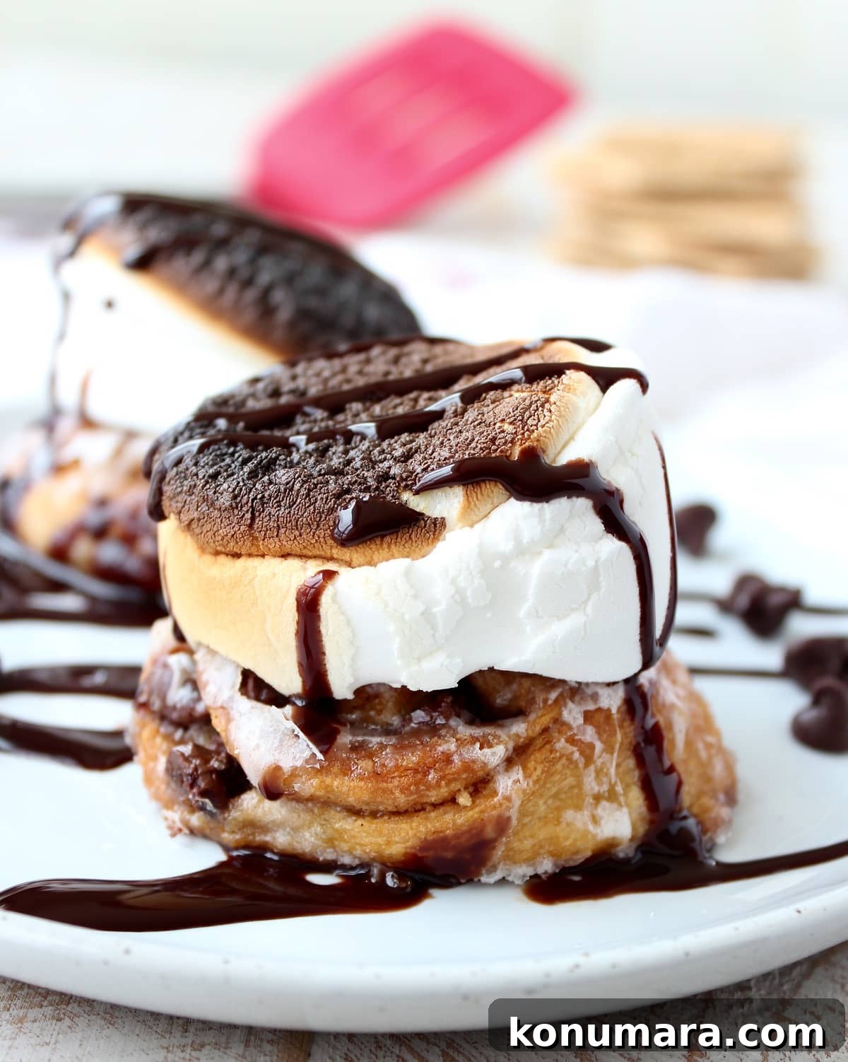 S'mores Cinnamon Rolls with Toasted Marshmallow and Chocolate 3 S'Mores Cinnamon Roll Recipe