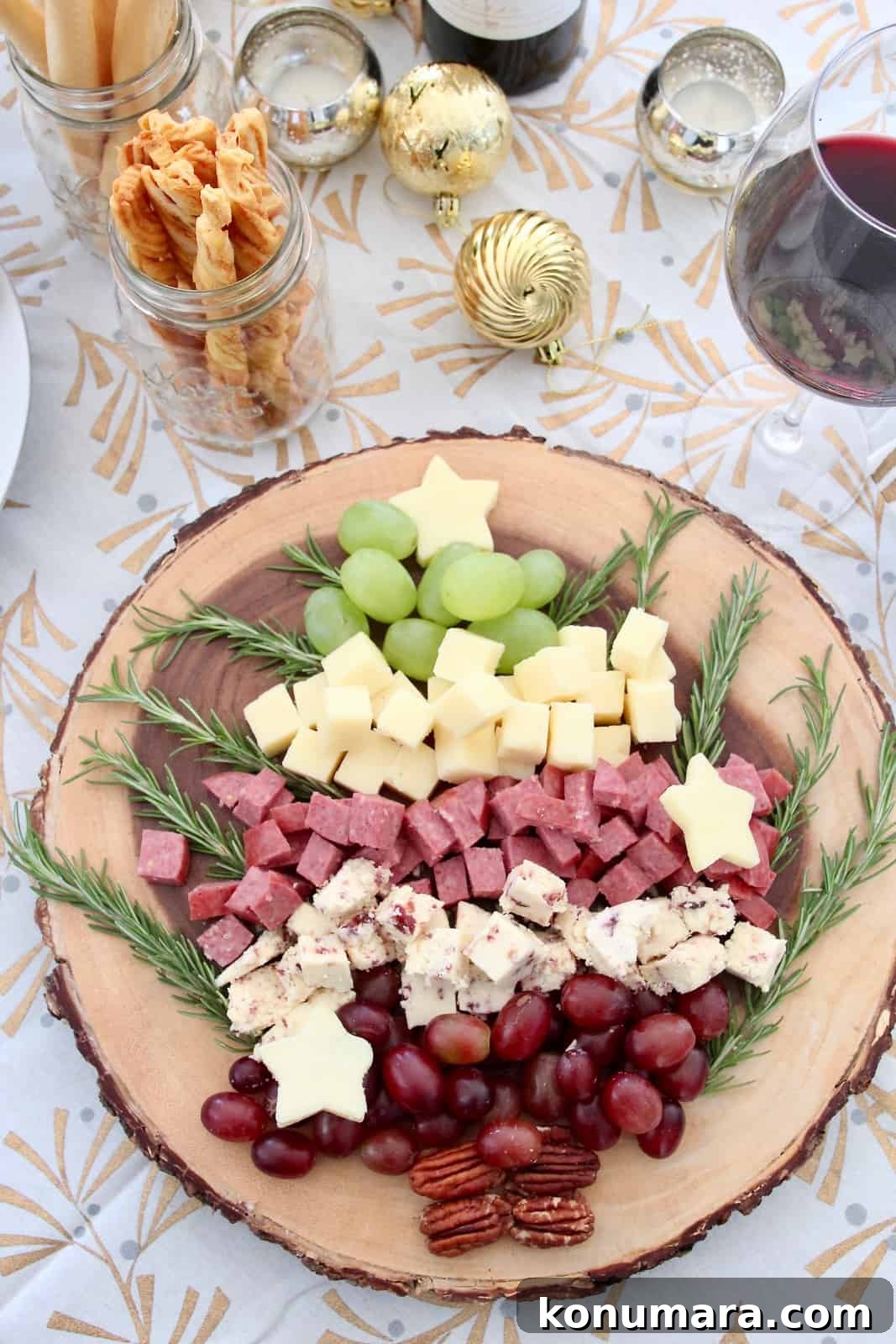 Christmas Tree Cheese Board Ideas for Holiday Parties 2 Christmas tree cheese board