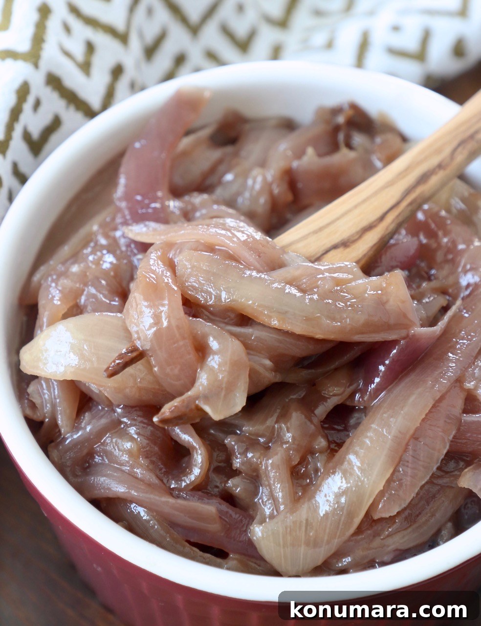 Caramelizing Onions: Step-by-Step Guide 3 caramelized onions in bowl with fork