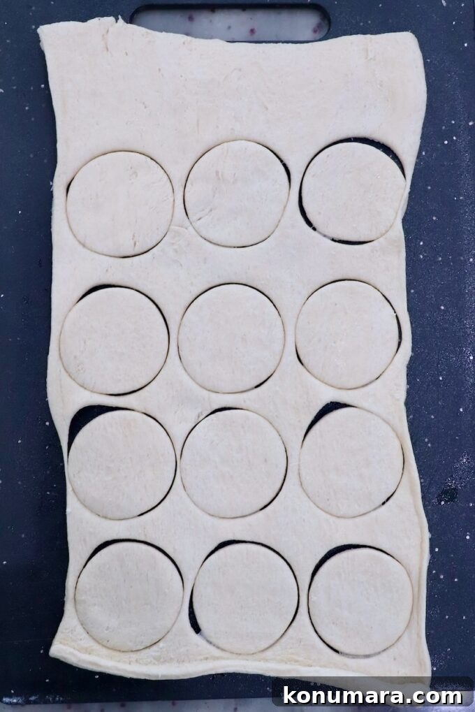 Mini Apple Pie Recipe: Cinnamon Hand Pies 4 sheet of crescent roll dough cut into 12 rounds