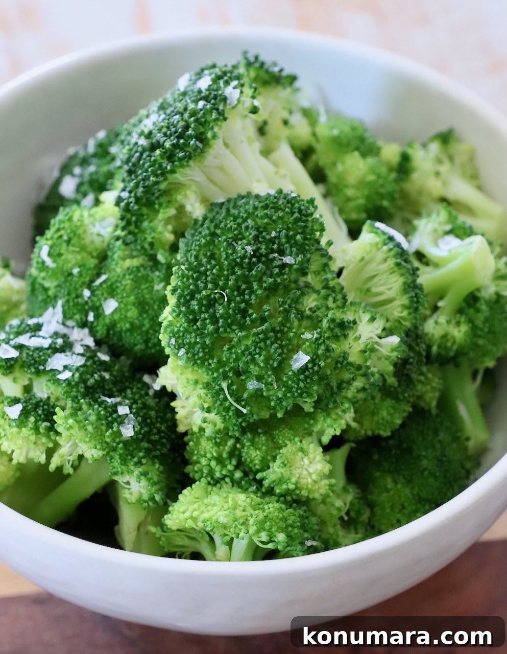 steamed broccoli in bowl