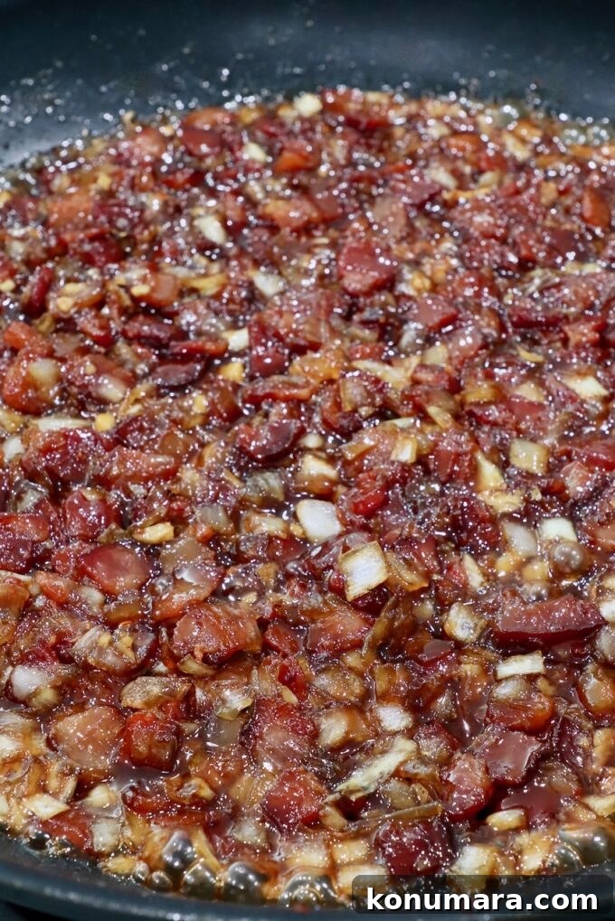 Finished bacon jam in skillet