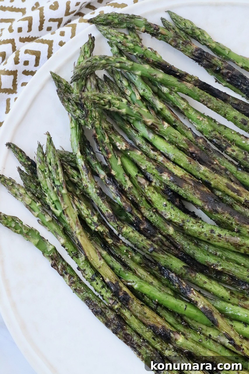 How to Cook Asparagus: Roasted, Grilled, Steamed and Sauteed 2 grilled asparagus on plate