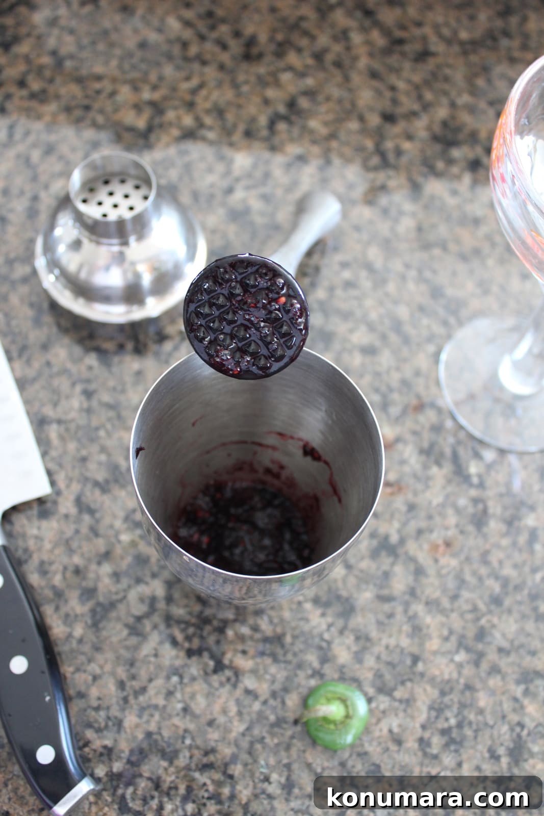 Blackberry Jalapeño Margarita Recipe: Spicy Summer Cocktail 4 Muddled Jalapeño Blackberry Margarita